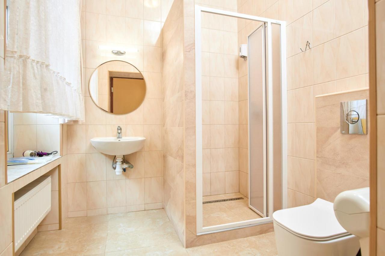 Odessa Comfort House Aparthotel ภายนอก รูปภาพ