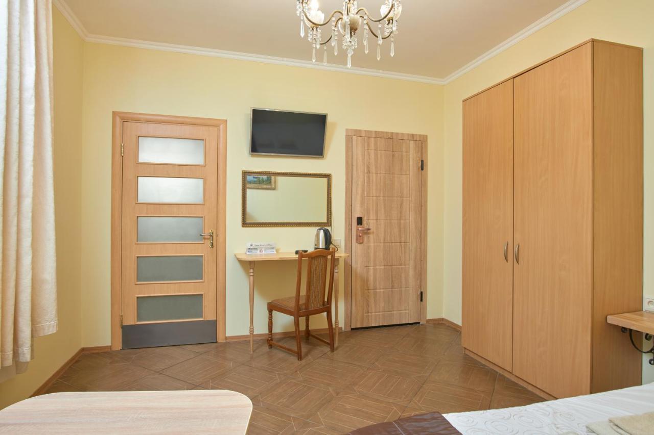 Odessa Comfort House Aparthotel ภายนอก รูปภาพ